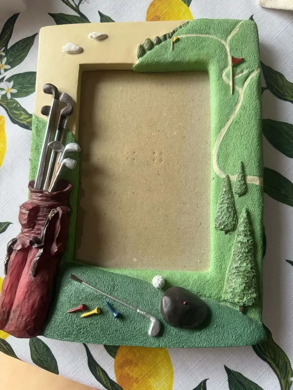 Vintage 3D Golf Themed Resin Picture Frame with Golf Bag, Clubs, and Course Deta